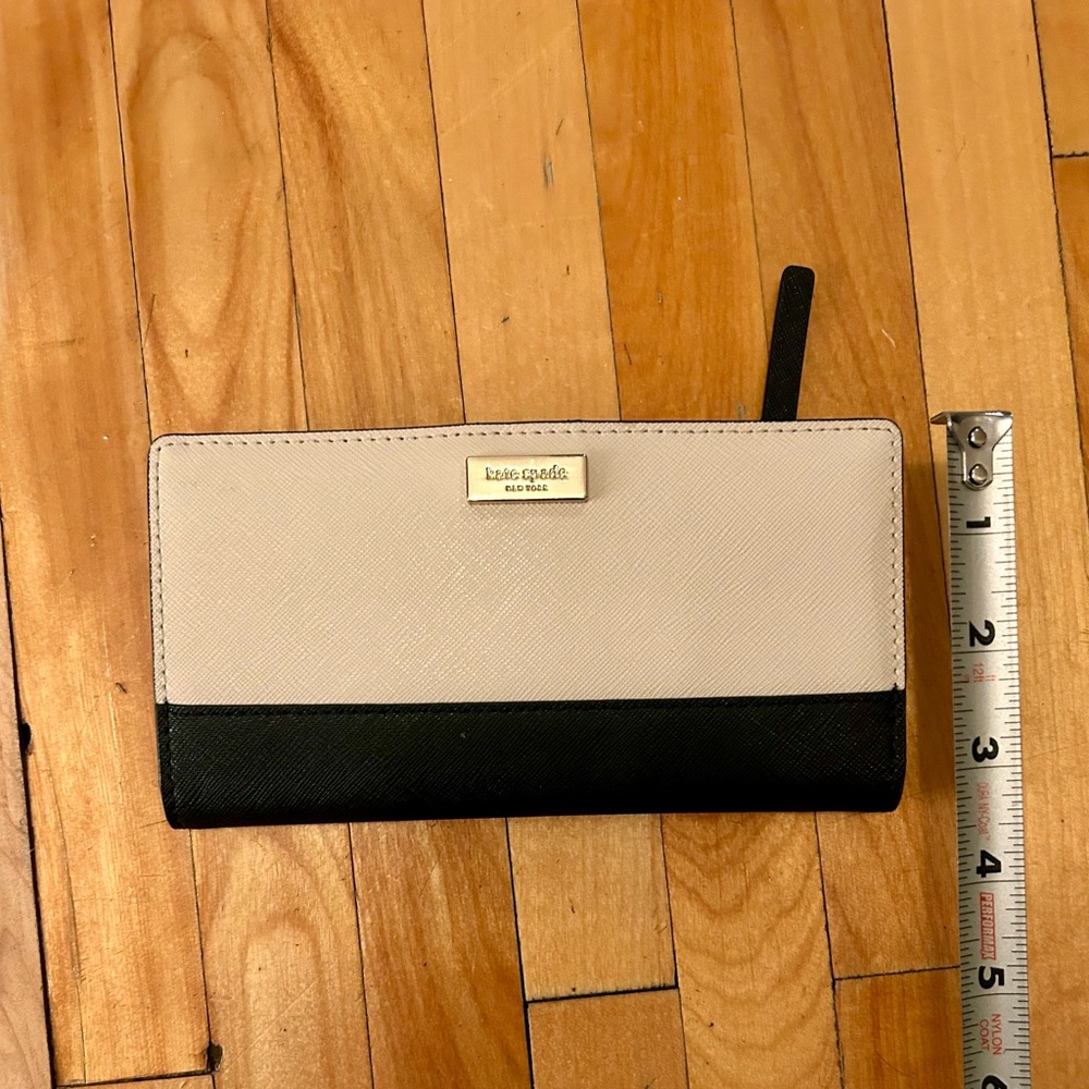 Kate Spade Black and Ecru Leather Card Wallet - Picture 4 of 6